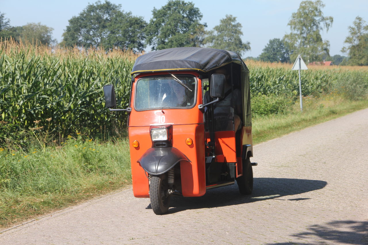 Tuktuk fährt nach Oldenzahl für einen Junggesellenabschied